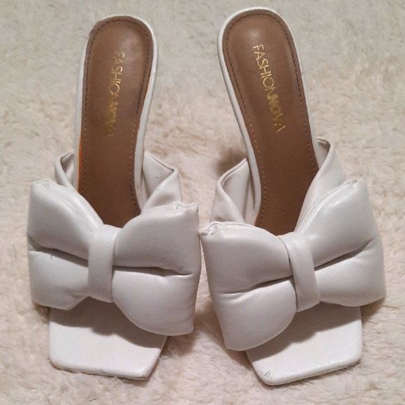 Fashion Nova White Bow Mules Slip-On Elegance - Picture 1 of 7